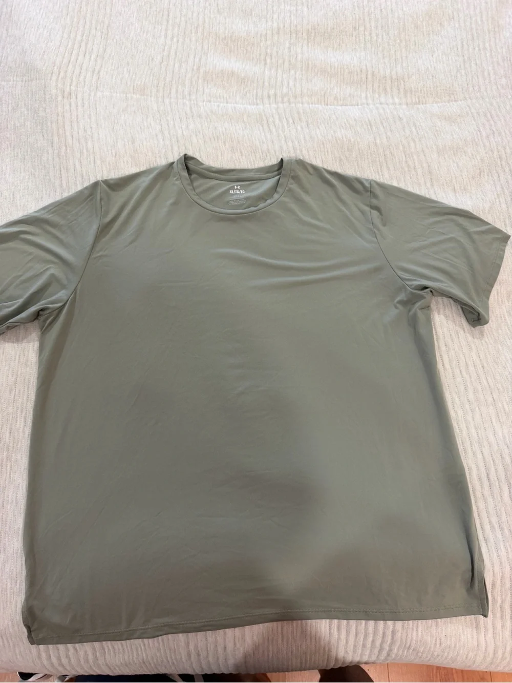 Under Armour Men's Short Sleeve Tee in Olive